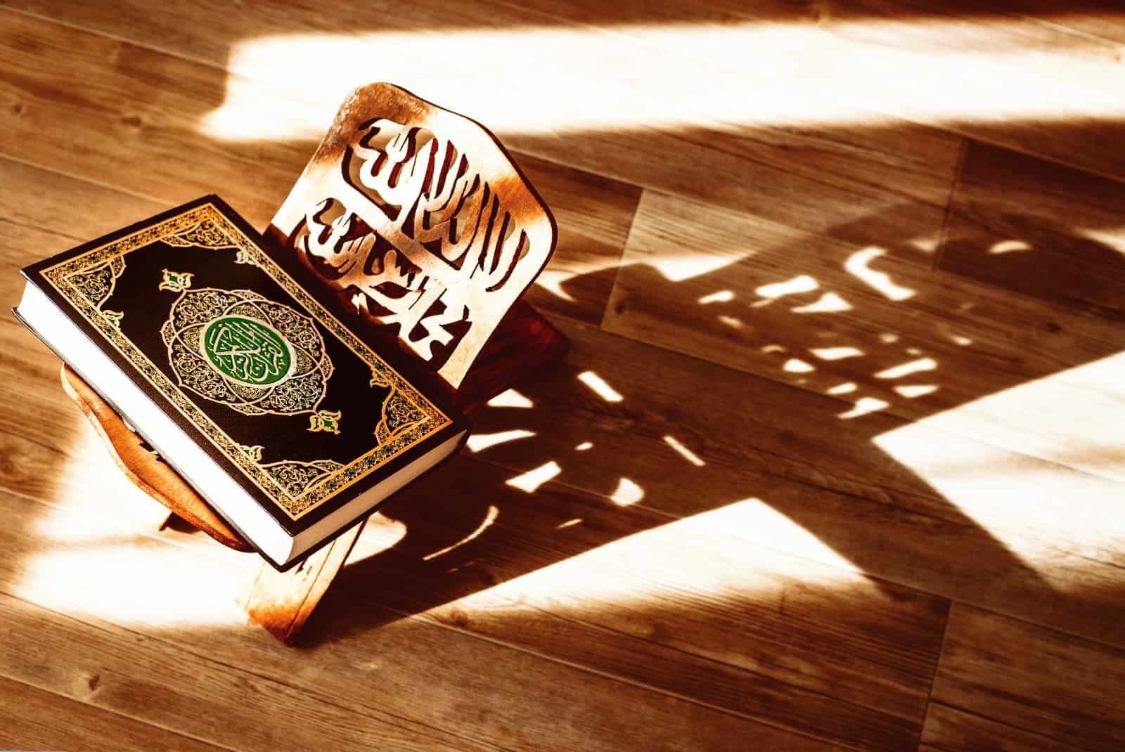 دراسة التراكيب القرآنية في تفاسير الصحابة الواردة في «جامع البيان» للإمام الطبري